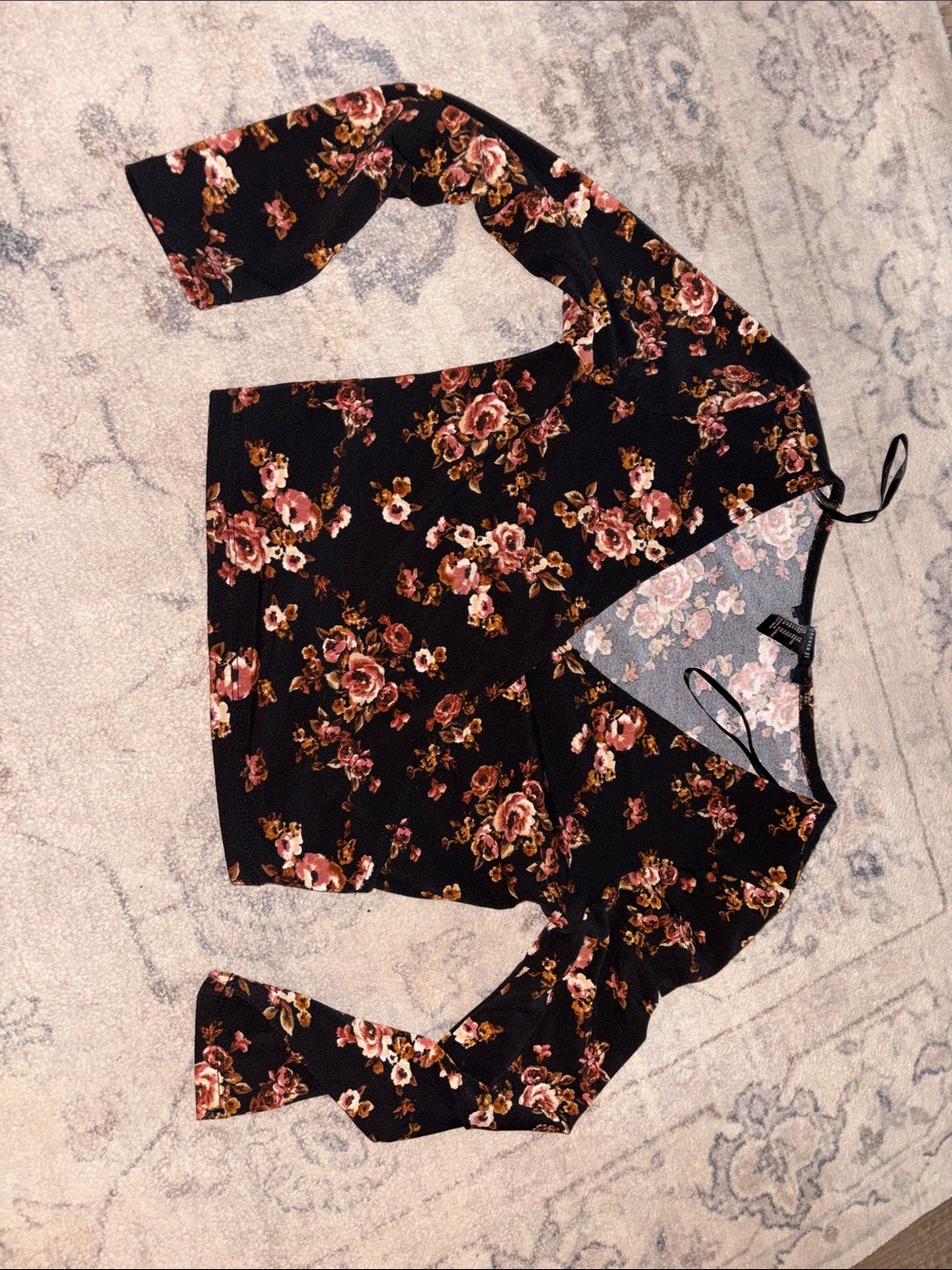 Forever 21 Black Floral Long-Sleeve Blouse